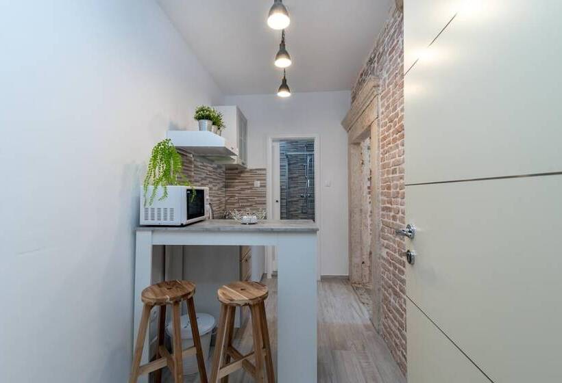 Pensiune Studios Kadena