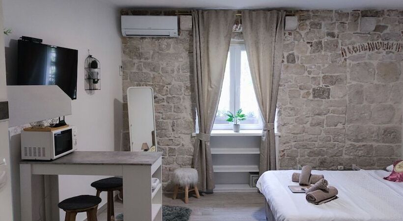 Pensiune Studios Kadena