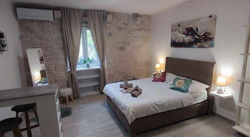 Pensiune Studios Kadena