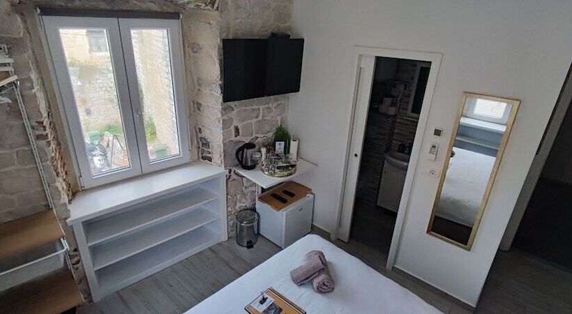 Pensiune Studios Kadena