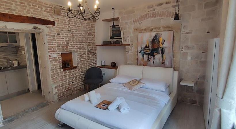 Pensiune Studios Kadena