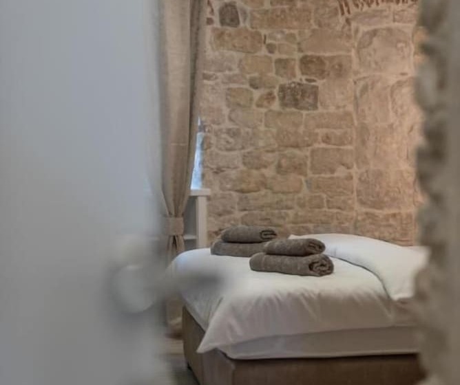 Pensiune Studios Kadena