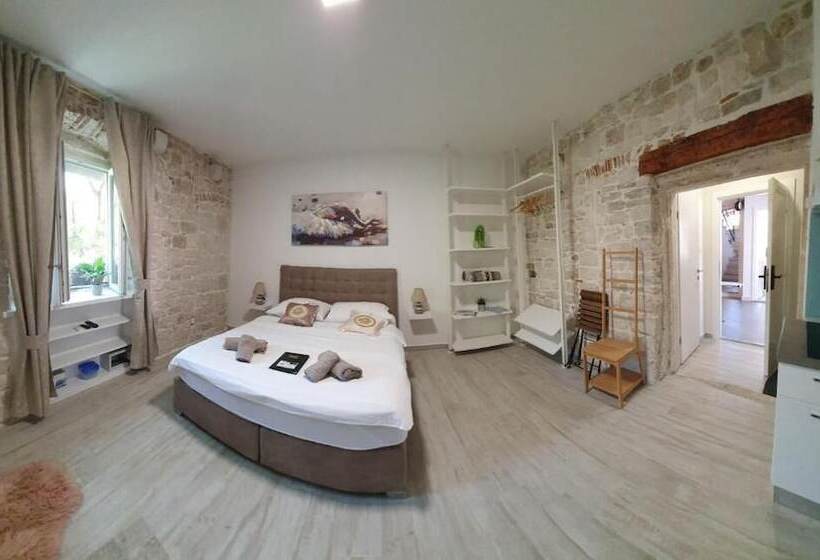 Pensiune Studios Kadena