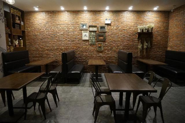 Hôtel James Joyce Coffetel Shijiazhuang Railway Station