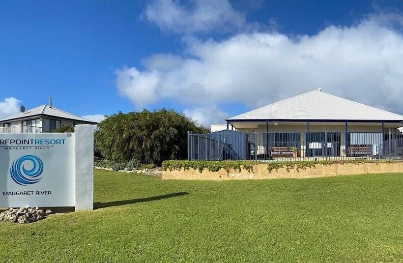 호텔 Surfpoint Resort