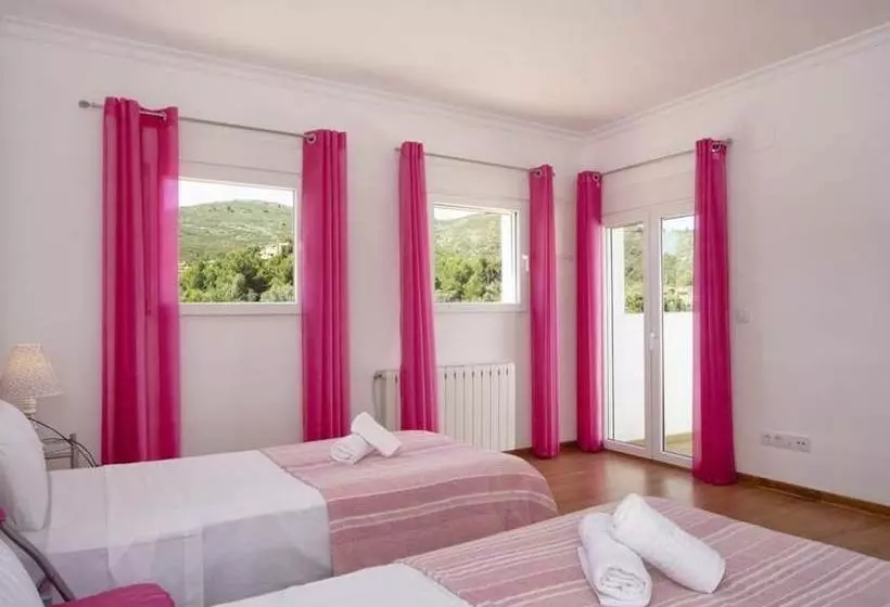 Casa Blanca  Monty S