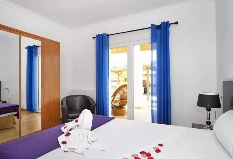 Casa Blanca  Monty S