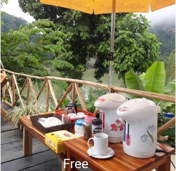 بنسيون Nam Ou View Villa