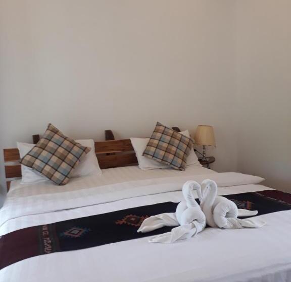 بنسيون Nam Ou View Villa