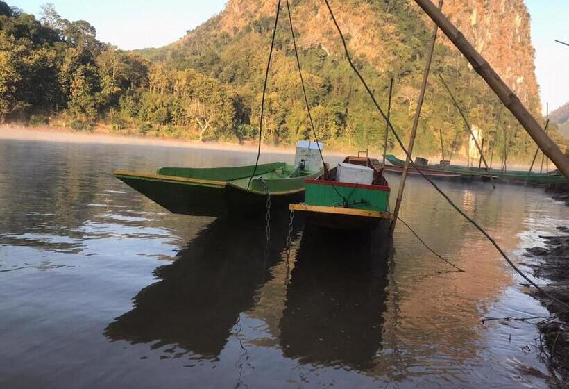 بنسيون Nam Ou View Villa