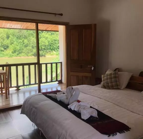 ペンション Nam Ou View Villa