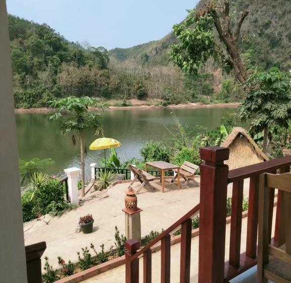 بنسيون Nam Ou View Villa