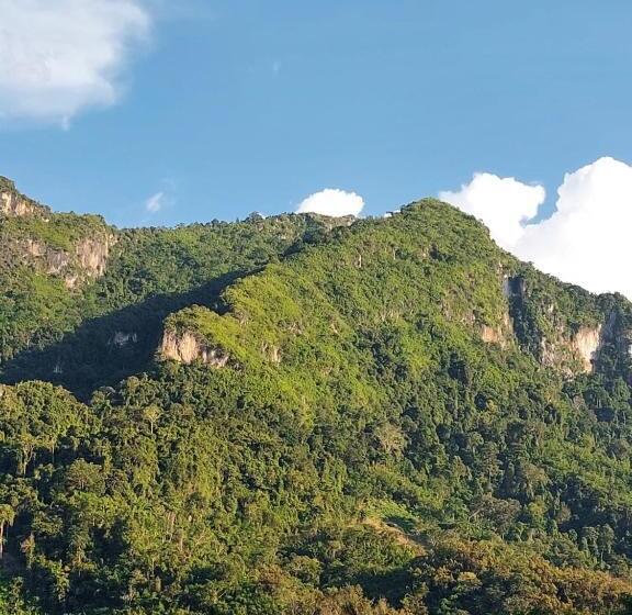 بنسيون Nam Ou View Villa