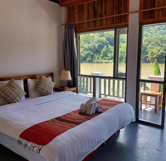 بنسيون Nam Ou View Villa