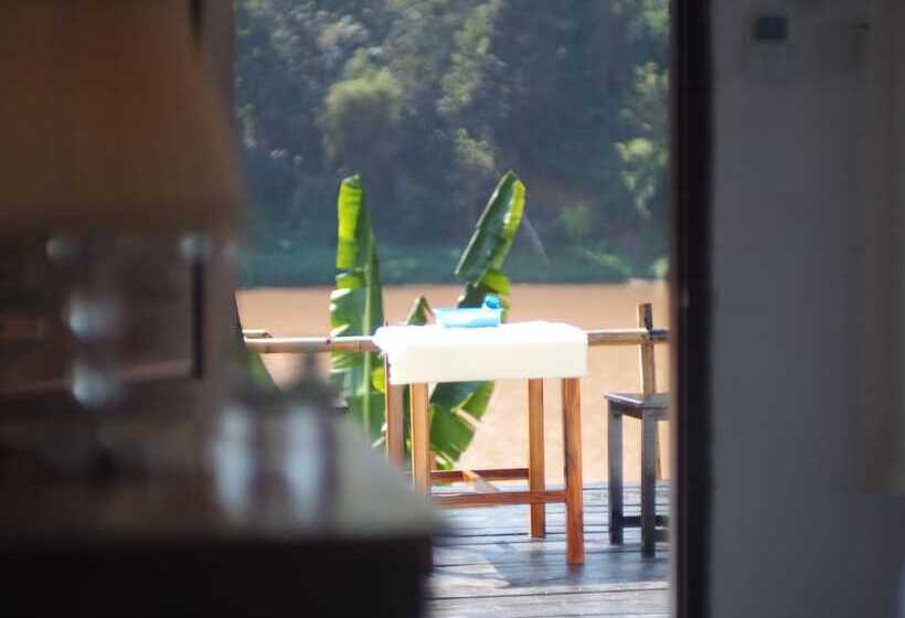 بنسيون Nam Ou View Villa