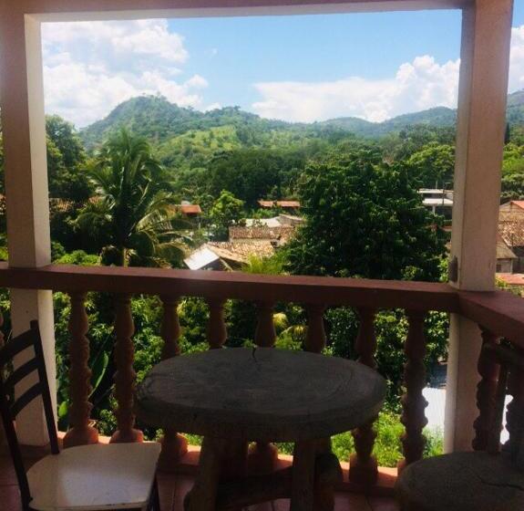 هتل Cuna Maya B Y B