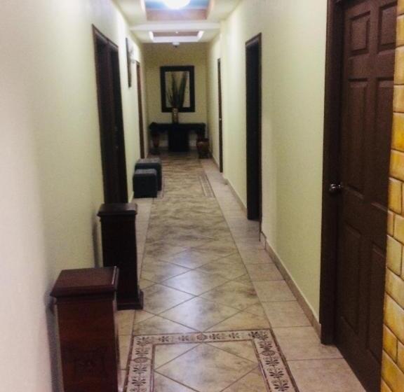 هتل Cuna Maya B Y B