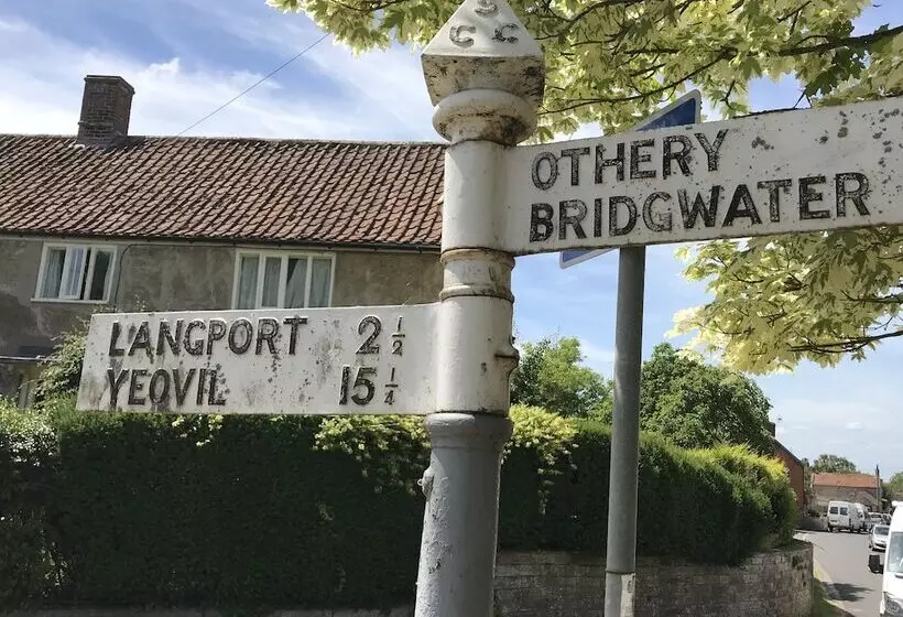 Hotelli The Old Pound Inn