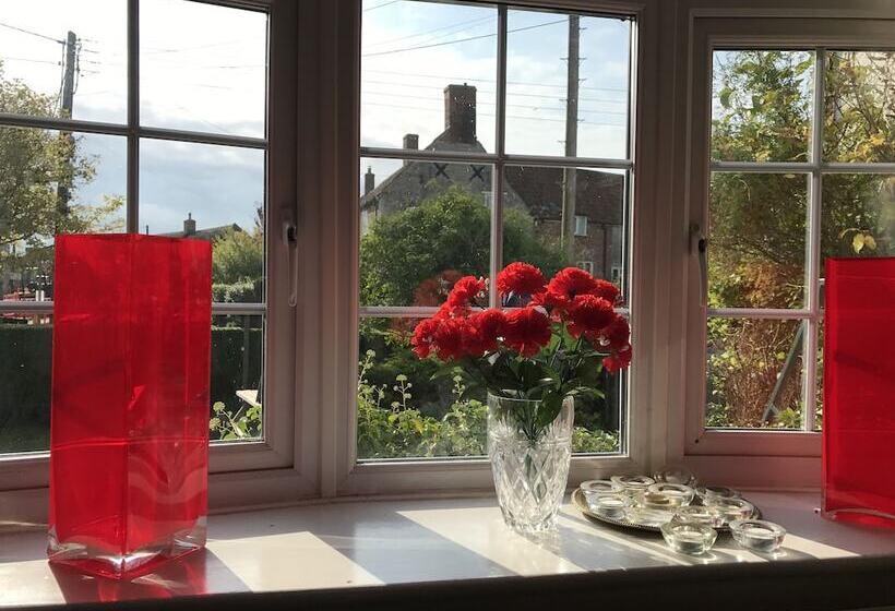 Отель The Old Pound Inn