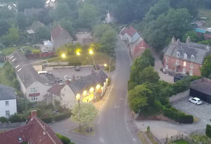 Отель The Old Pound Inn