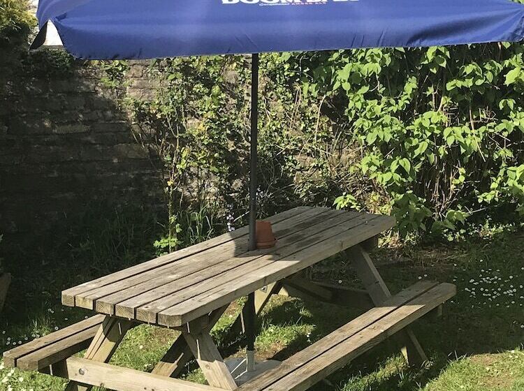 Отель The Old Pound Inn