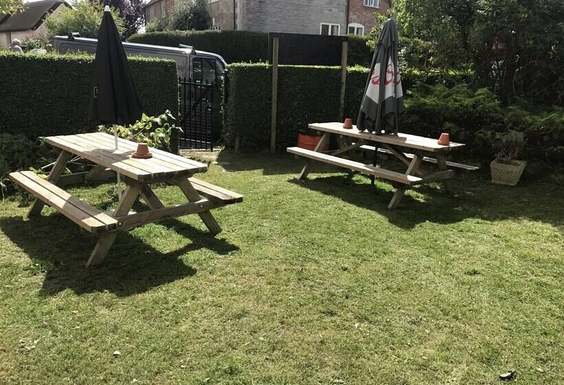 Отель The Old Pound Inn