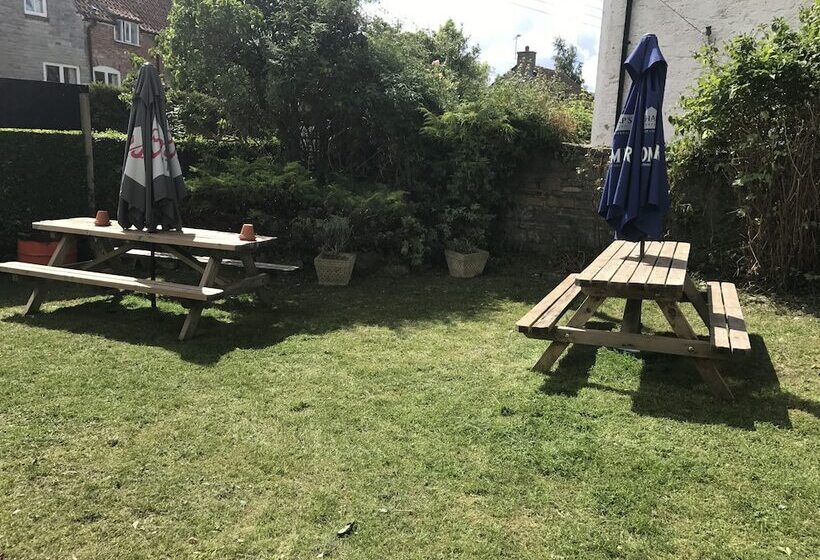 Отель The Old Pound Inn