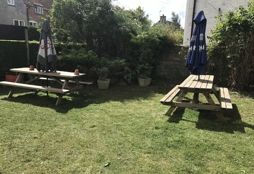 Hotelli The Old Pound Inn