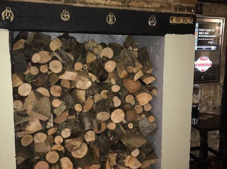 Отель The Old Pound Inn