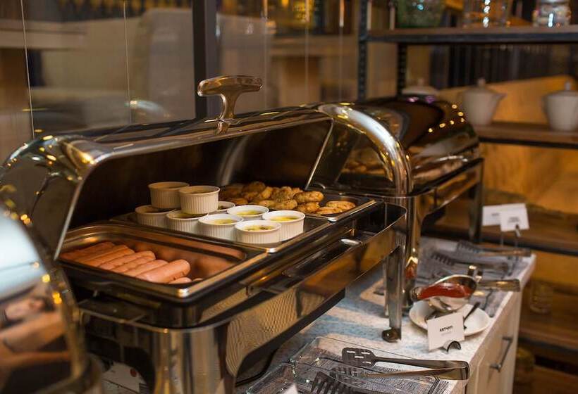 هتل Tom River Plaza