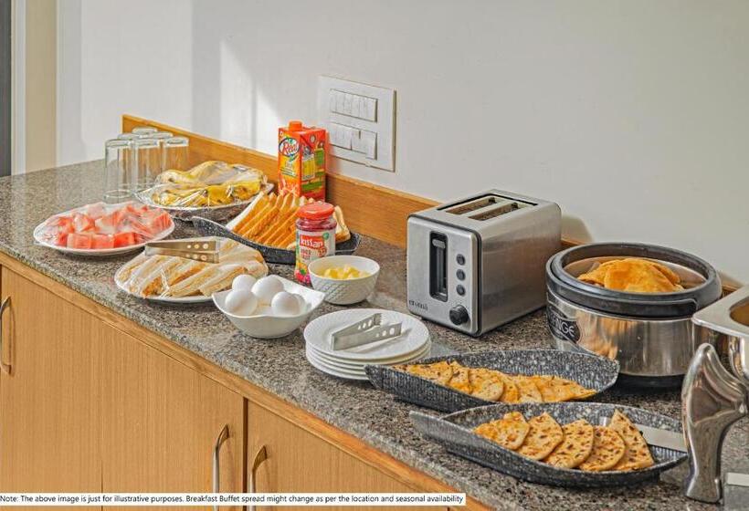 فندق Treebo Petals Suites