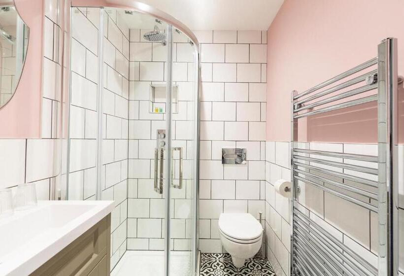 ベッドアンドブレックファースト The Fromeway