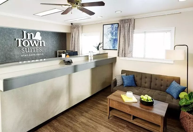 ホテル Intown Suites Extended Stay Savannah Ga
