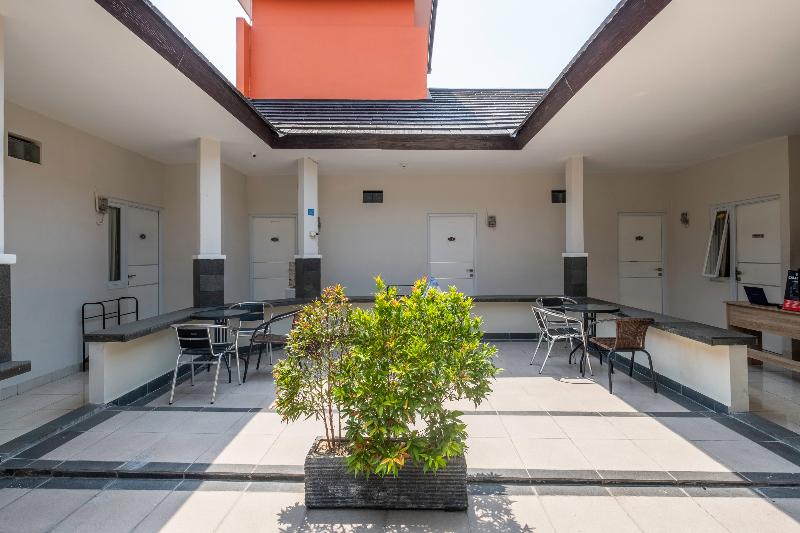 Hotel Koolkost Near Stikes Cirebon