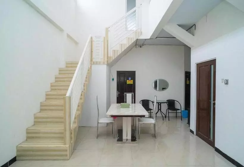 Majatalo Reddoorz Syariah Near Jalan A Yani Km 8 Citraland