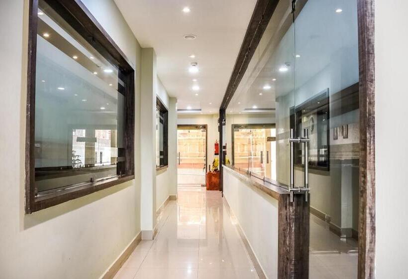 Hotel Capital O Jai Adisson