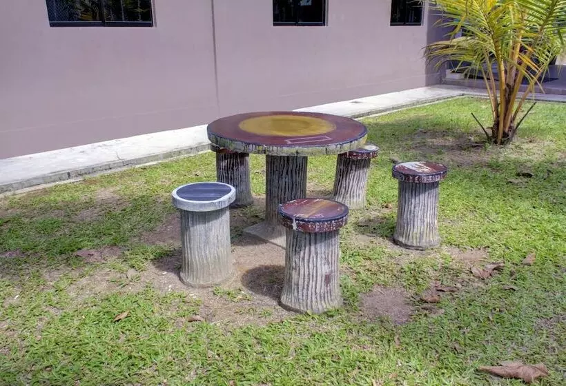 Hotelli Oyo 89896 Sedili Inn Resort