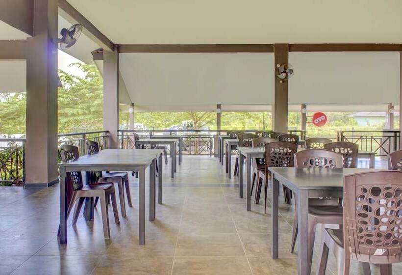 Hotel Oyo 89896 Sedili Inn Resort