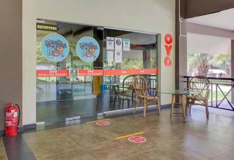 Hotel Oyo 89896 Sedili Inn Resort