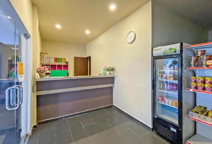 Hotel Oyo 89896 Sedili Inn Resort