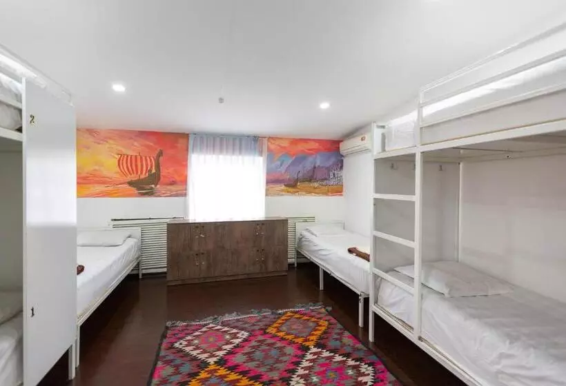 Light Hostel