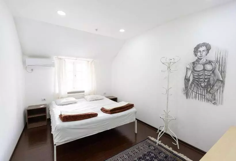 Light Hostel