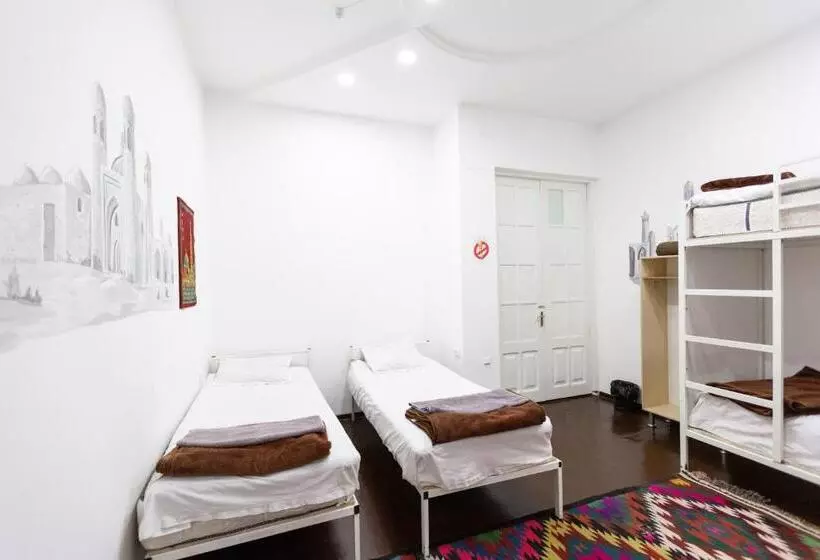 Light Hostel