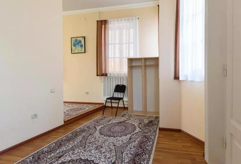 Light Hostel