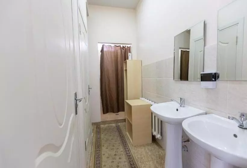 Light Hostel