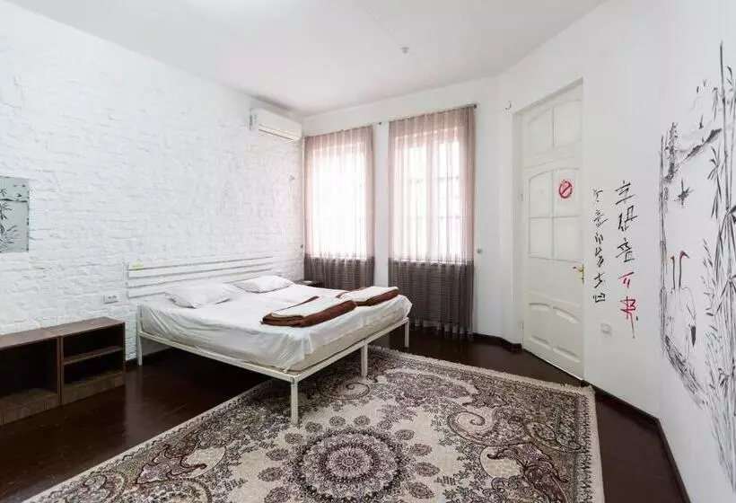 Light Hostel