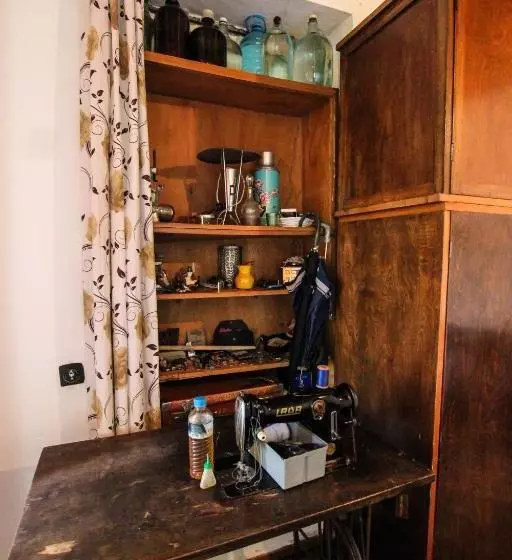 پانسیون Flora S Guesthouse The Fir Gate