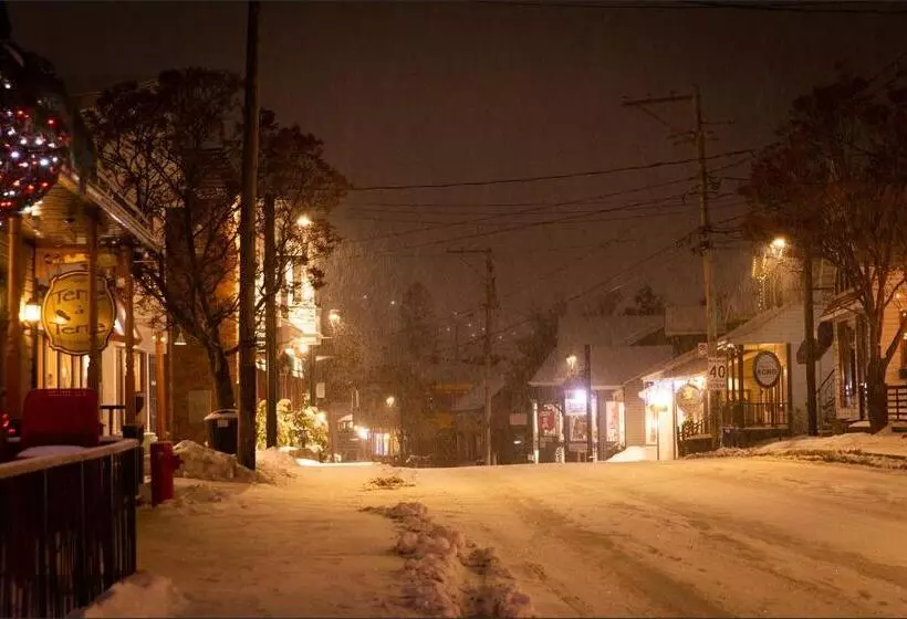 تختخواب و صبحانه Au Coeur De Saint Sauveur