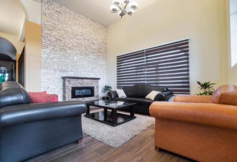 Отель Capital O Descanso Inn