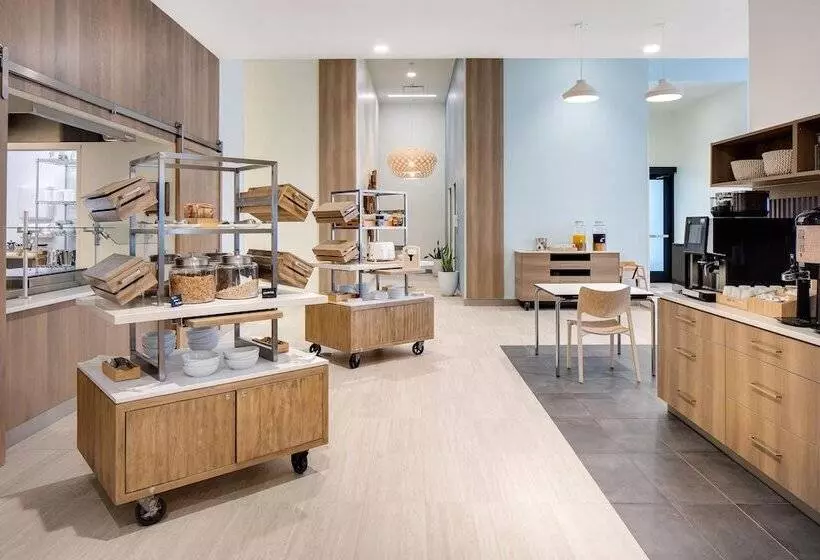 ホテル Element Iowa City